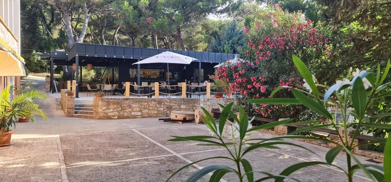 Bungalow Comfort 100 M From The Beach Premantura Exterior foto